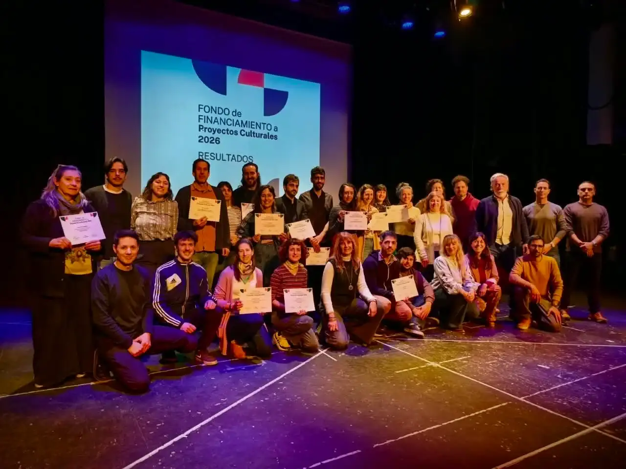 El acto de entrega de certificados tuvo lugar en el Teatro del Fuerte.