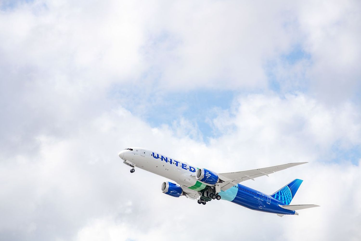 United Airlines presenta en un Dreamliner un livery especial inspirado en el SAF