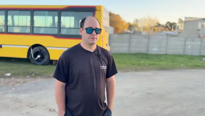 Ezequiel Olano: la vida de un chofer que cuida a cada pasajero