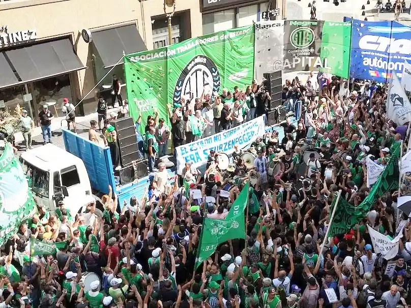 La Justicia laboral suspendió el decreto que eliminaba el feriado por el Día del Trabajador del Estado