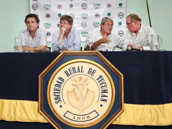Paro del campo: La Mesa de Enlace anunció cese de comercialización