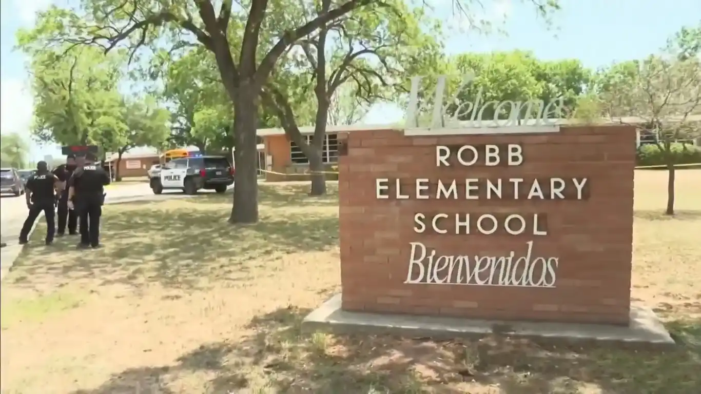 El ataque ocurrió en el centro educativo Robb, de la pequeña ciudad de Uvalde,