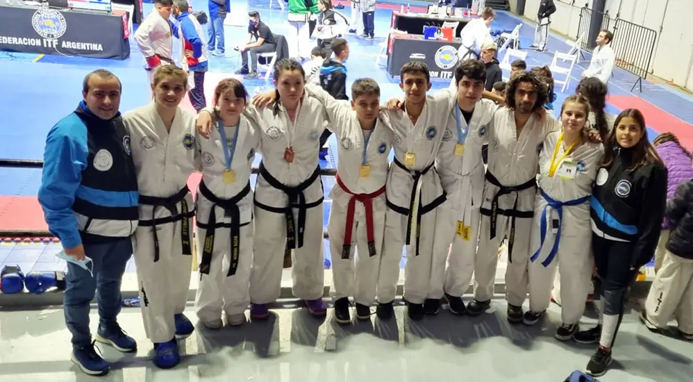 Destacada labor de taekwondistas locales en campeonato provincial