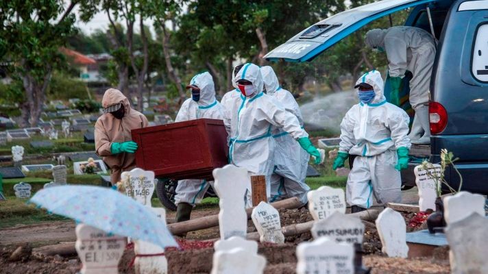 NI LAS VACUNAS han podido con la COVID-19 y sus variantes: más de 113 millones de contagiados en el mundo