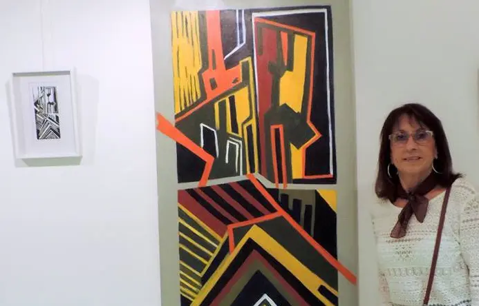 Muestra de dibujos abstractos de la artista Ana María Elgue