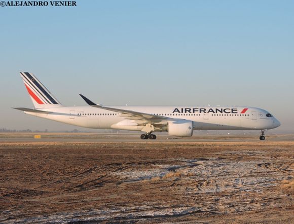 El puente aéreo de las estrellas: Air France programa vuelos especiales entre Estados Unidos y la Riviera Francesa