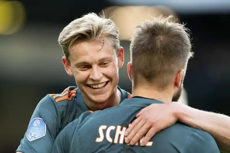 Tagliafico gana su primera Liga con Ajax