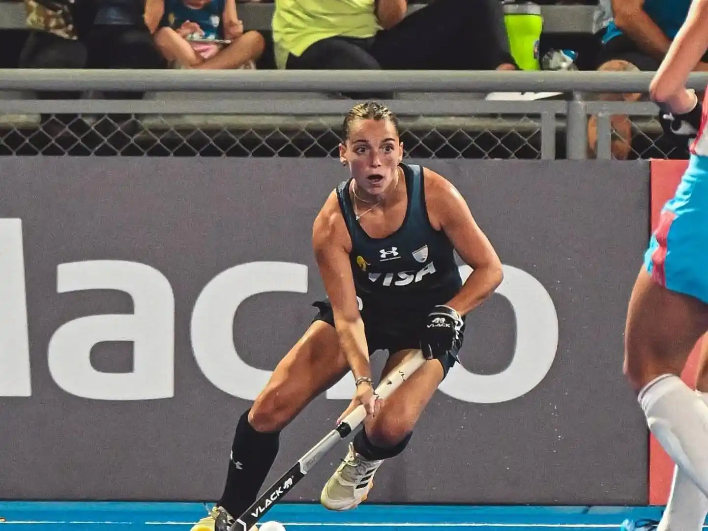 Brisa Bruggesser, presente en Santiago del Estero.