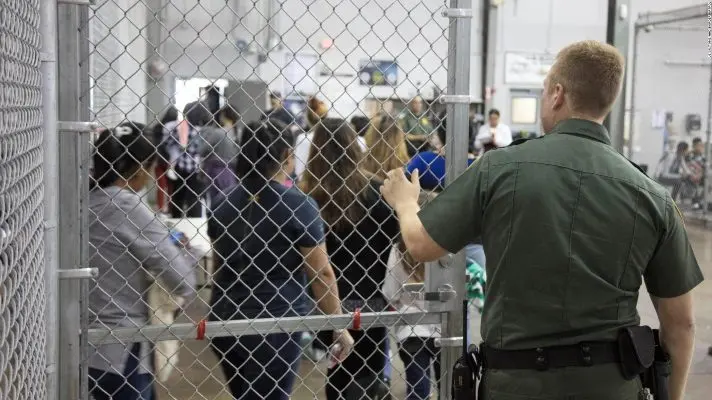 Estas son las condiciones en las que tienen a migrantes venezolanos presos en Louisiana en EE.UU.
