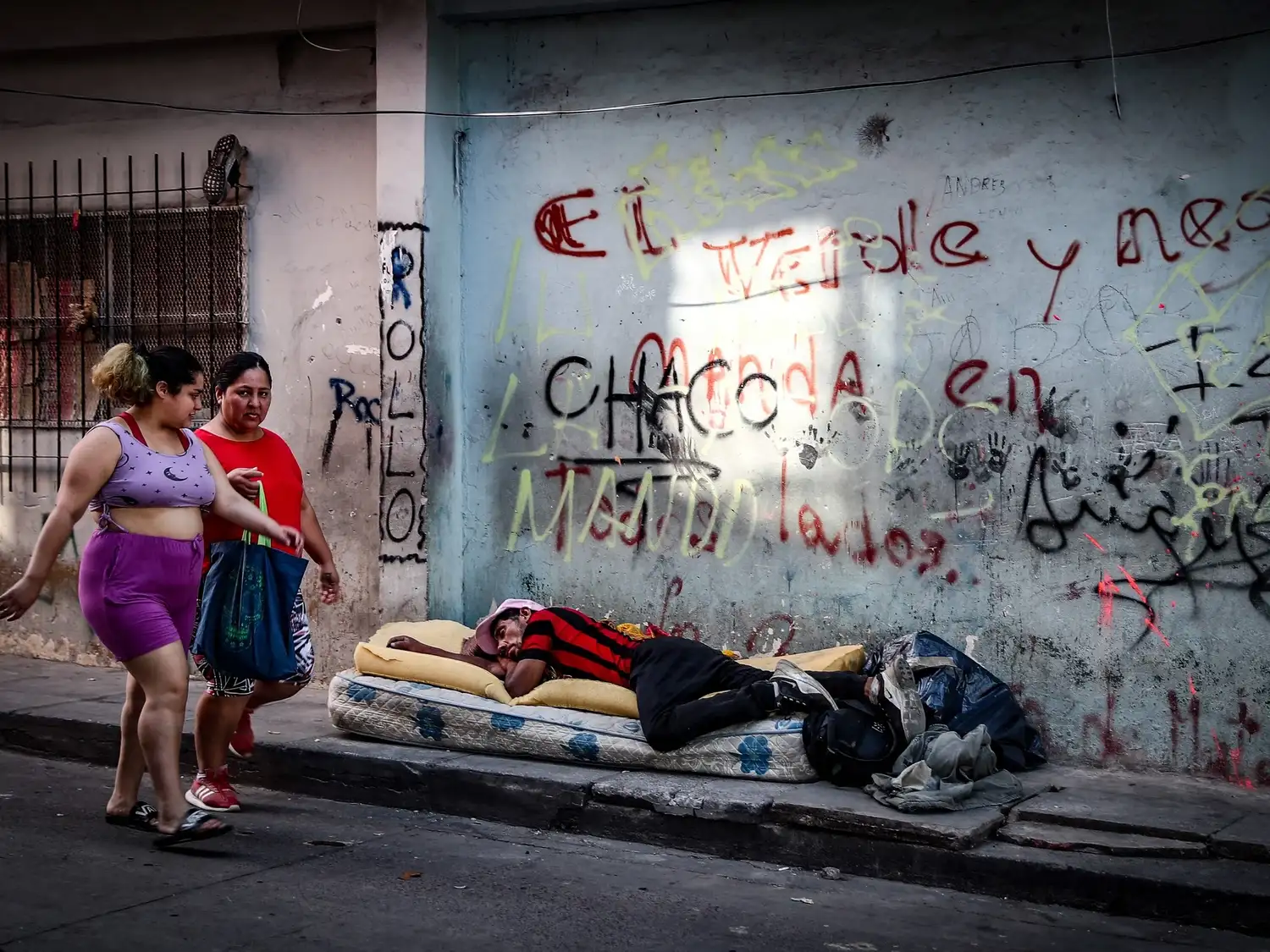 Instan a llamar a la Línea 102 ante la presencia de personas en situación de vulnerabilidad