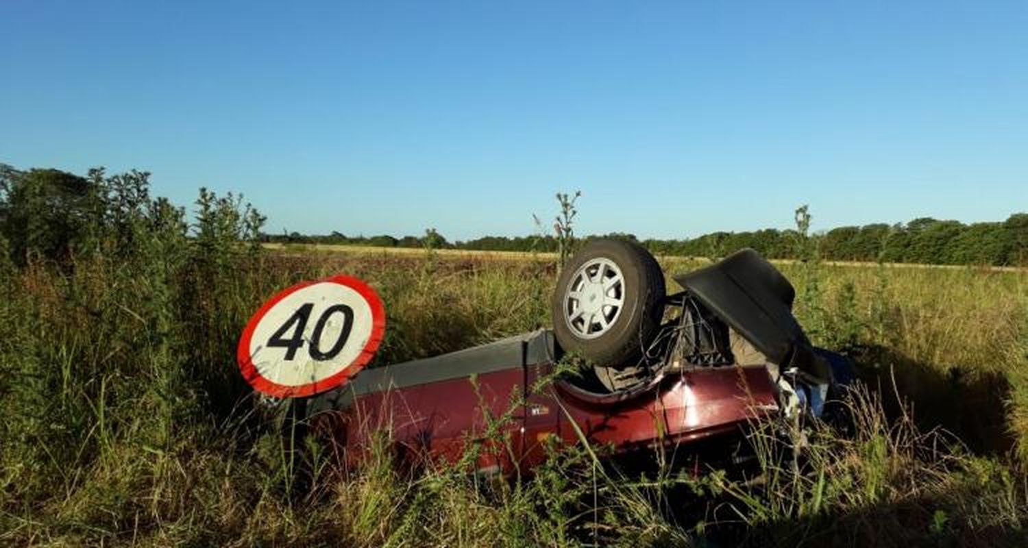 Susto en camino a Vuelta de Obligado: Un auto volcó y dos ocupantes fueron atendidos en el Hospital