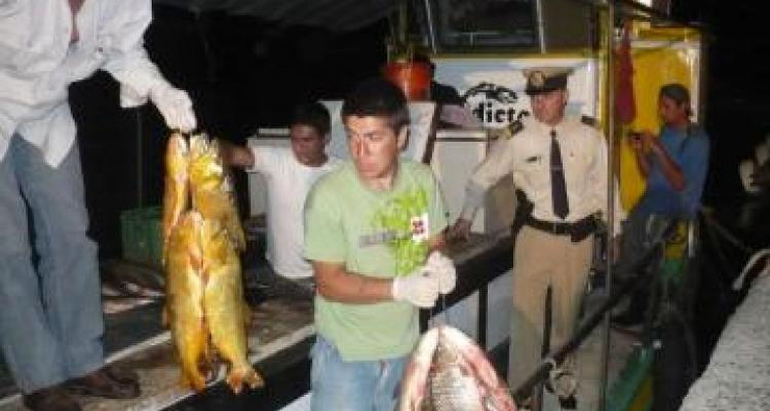 Prefectura detuvo un buque pesquero en Lechiguanas