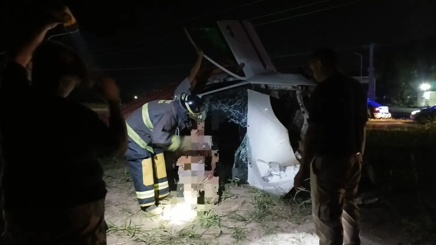 Un automovilista quedó atrapado y resultó herido tras volcar en la rotonda de la Ruta Provincial 70