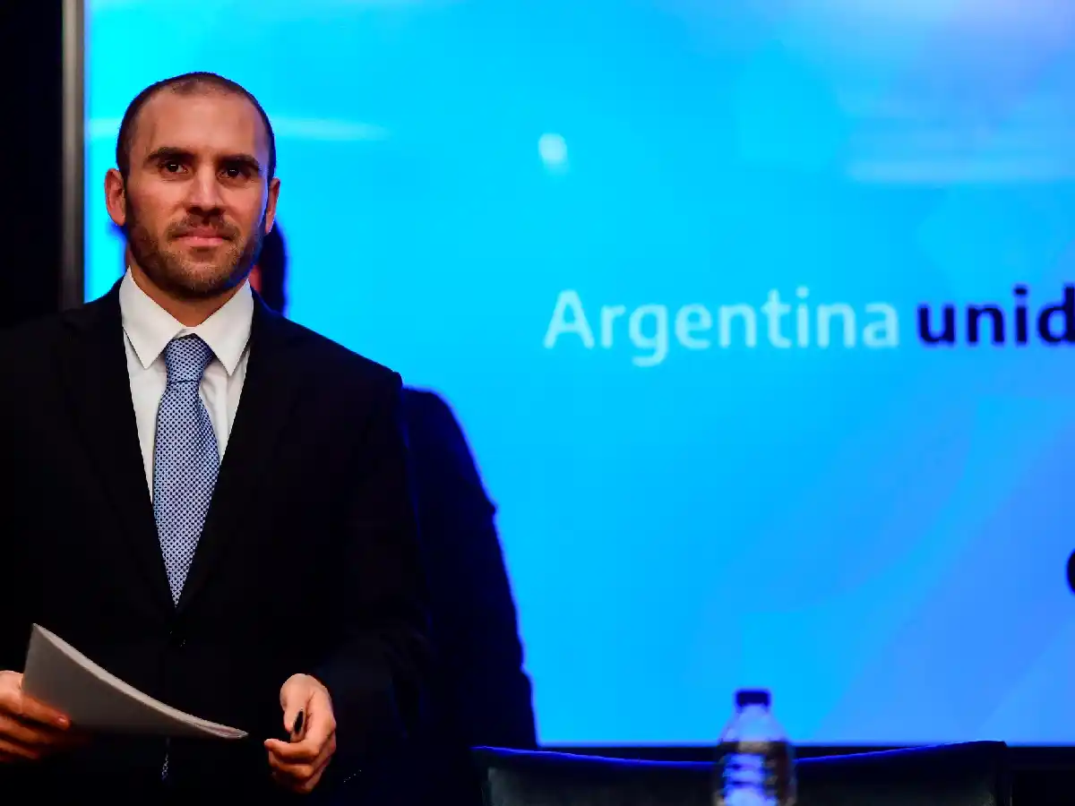 El Gobierno logró bajar tasas, estirar los plazos y reducir montos en el canje de deuda