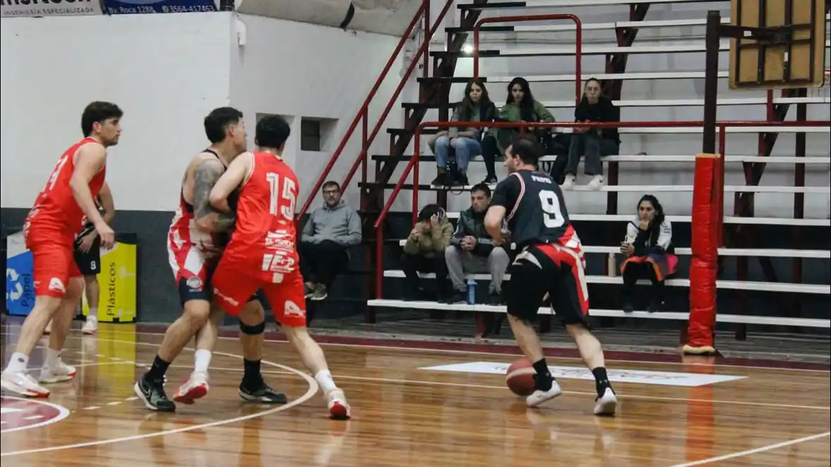 El “Albo” superó al “Santo”.