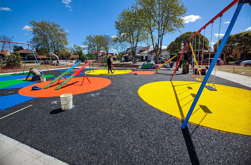 El Municipio realiza mejoras en la plaza Monteagudo del barrio San Cayetano