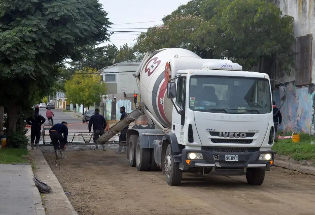 Continúa el Plan de Pavimentación en diferentes barrios de la ciudad