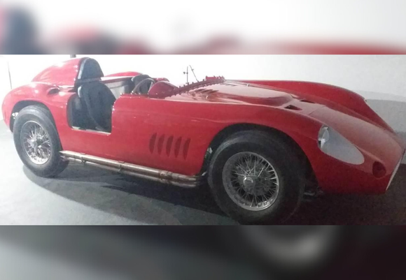 El Maserati de Francisco de la Cal: una máquina que pide pista