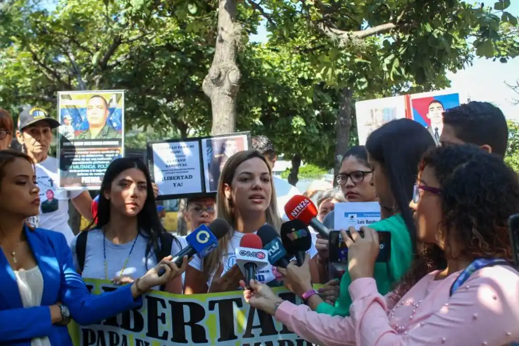 ANGUSTIA Y SUFRIMIENTO: esposas de militares presos claman por su liberación