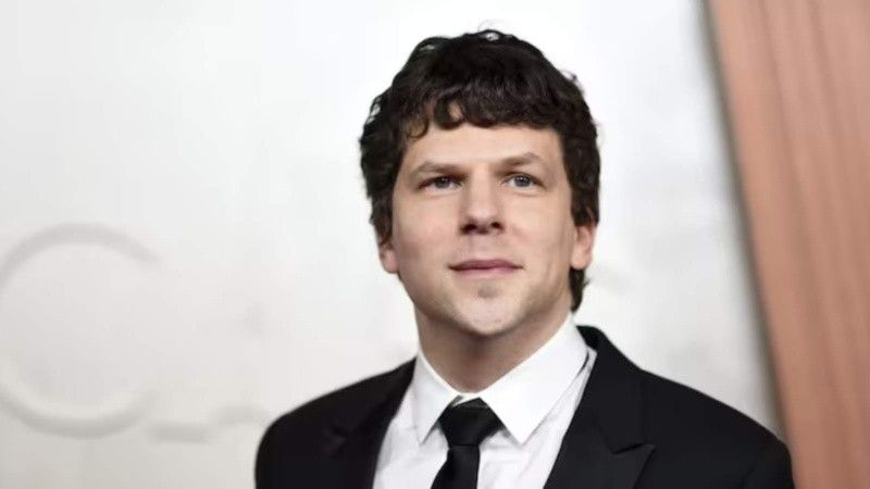 El actor Jesse Eisenberg reveló que donará un riñon: "No tiene riesgos y es algo muy necesario"