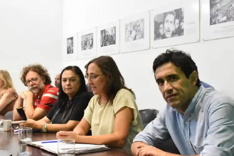 Sin acuerdo en la paritaria docente: gremios rechazaron la propuesta y paran este martes
