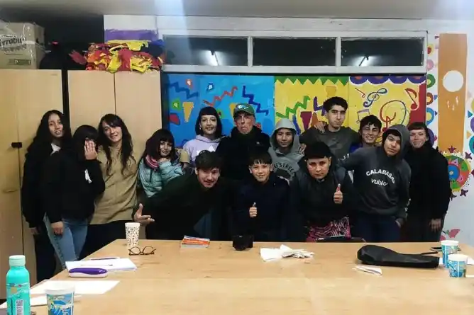 Jóvenes del Programa Envión representan a Chascomús en un concurso provincial sobre Derechos Humanos y necesitan el apoyo de la comunidad