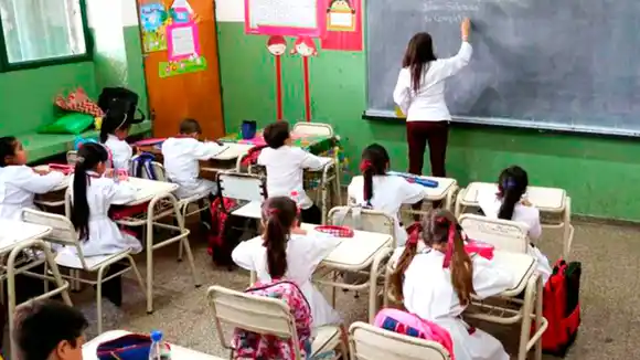 La provincia oficializó el calendario escolar 2025: cuándo será el inicio de clases y el receso