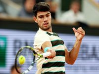 Alcaraz enfocado en Wimbledon tras la baja inesperada de Davidovich