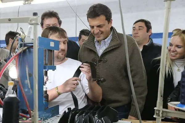 Elecciones 2013: Acto de Massa en Bahía Blanca y gira en la sexta sección