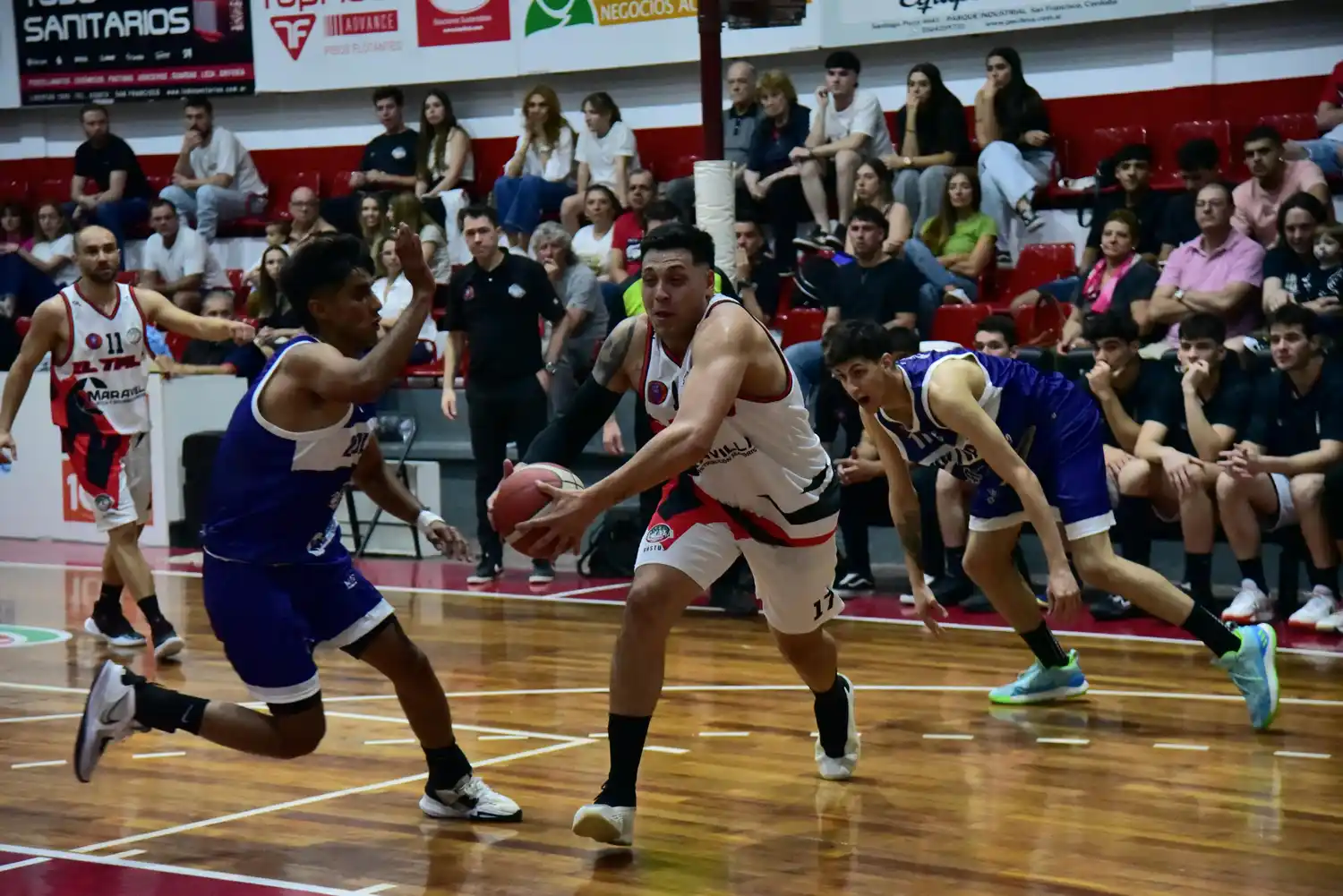 El equipo de Salles viene de superar a Bolivar por 96 a 62 en nuestra ciudad.