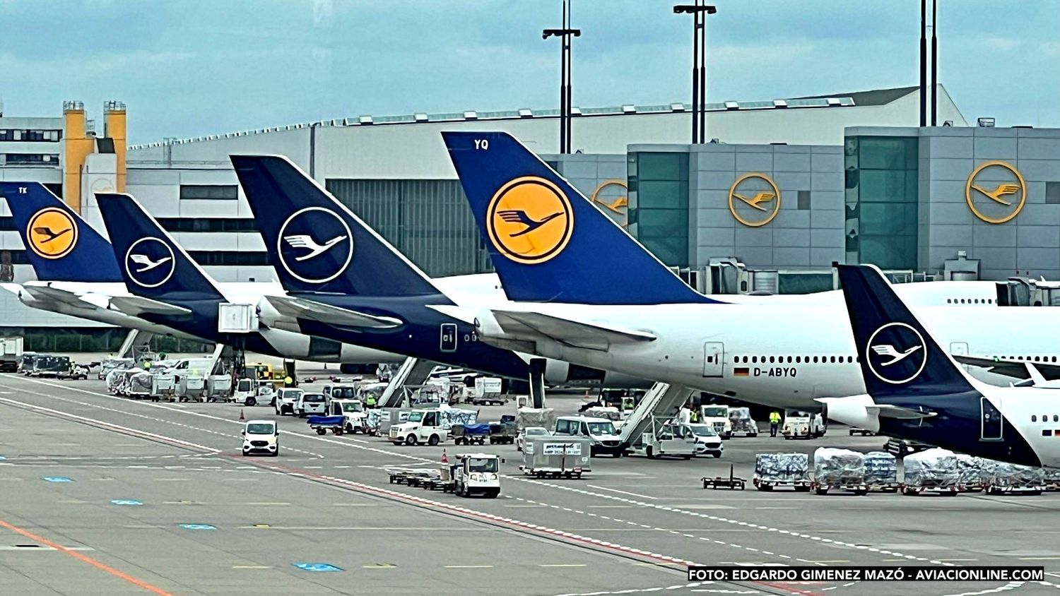 Aviones de Lufthansa en el aeropuerto de Frankfurt, principal hub de la compañía