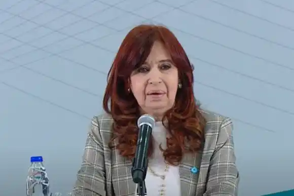 Cristina a Milei: "¿Ahora querés juzgar el honor y desempeño de los ex presidentes?"