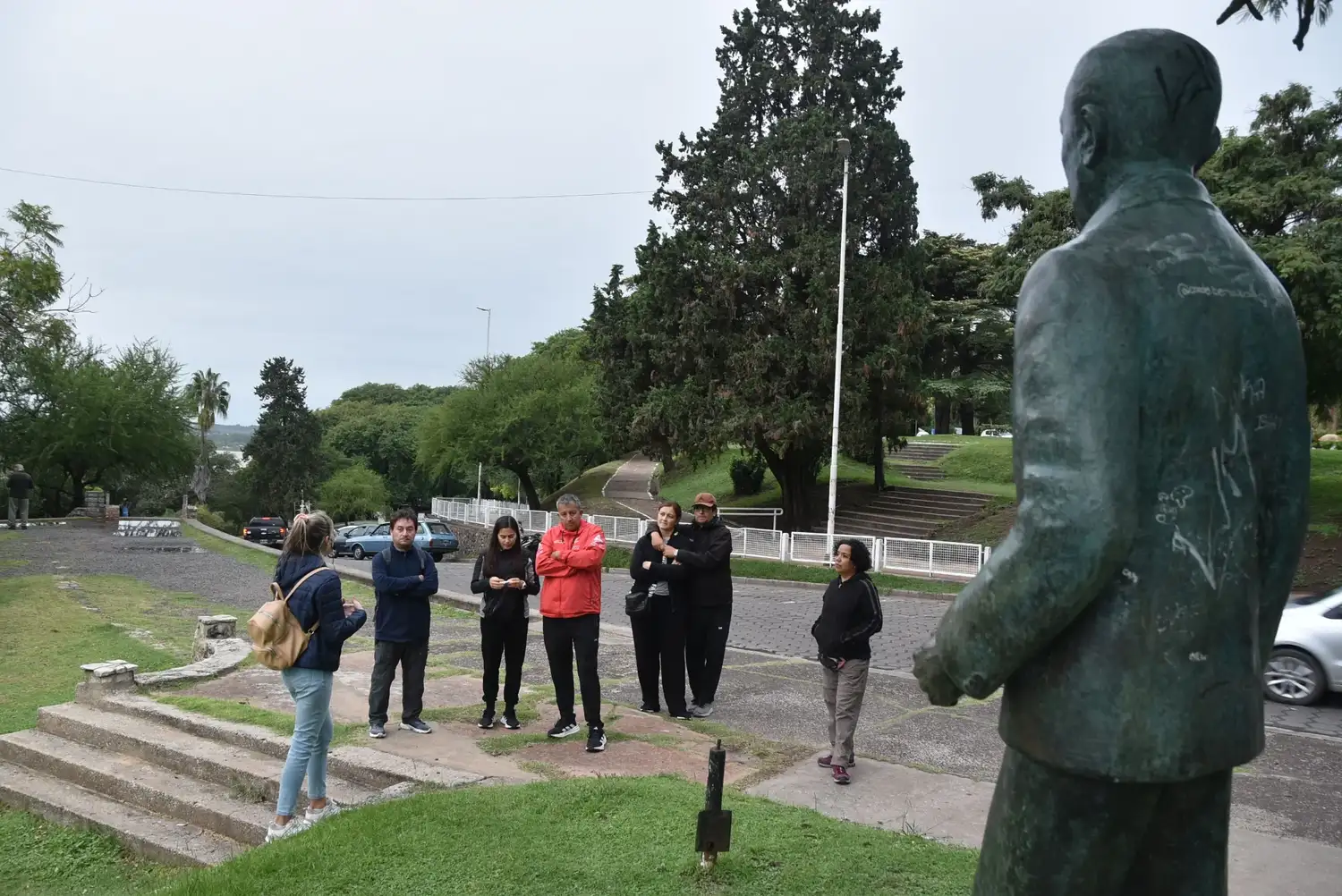 Una caminata por la historia de Paraná, pero con auriculares: lanzan una nueva temporada del podcast "Caminemos por Paraná"