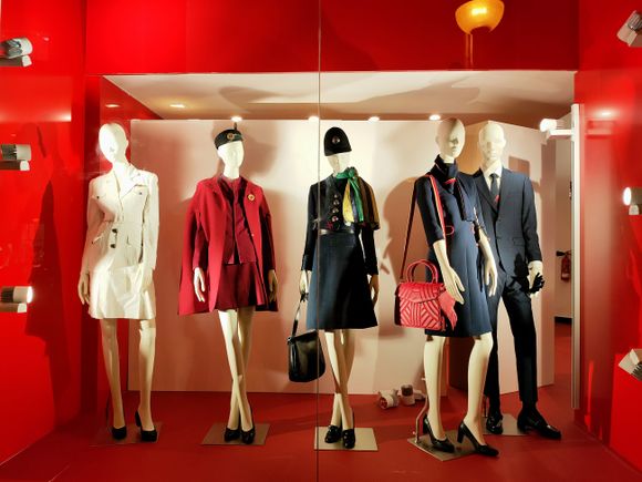 Iberia subasta réplicas de uniformes icónicos