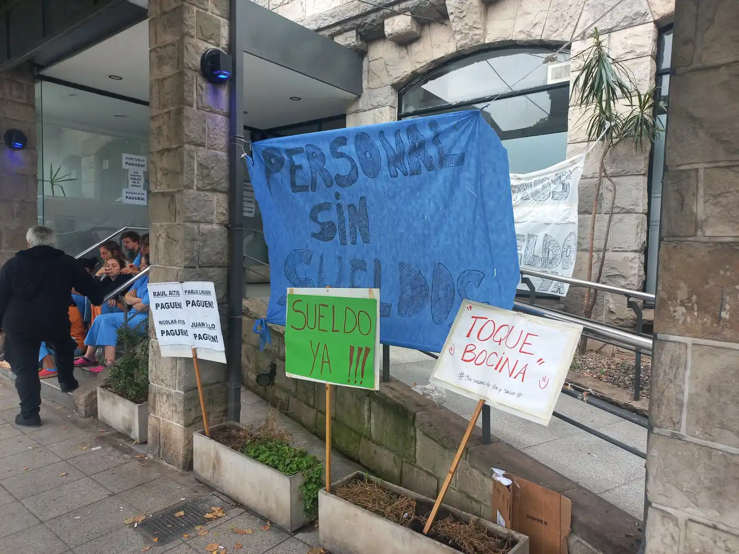 Las medidas de fuerza continuarán, reduciéndose a guardias mínimas tanto las urgencias como las emergencias.