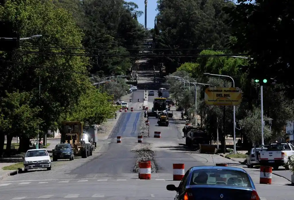 Se completaron los trabajos en Del Valle y avanza la repavimentación de Monseñor de Andrea