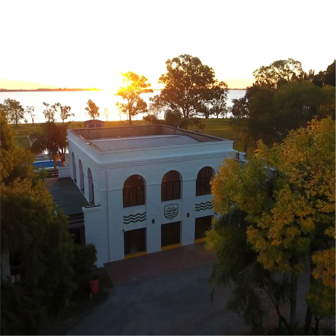 Partidos en tres sedes y Sunset Fest en Laguna Camp: Asociación Argentina de Maxi Vóley organiza torneo para el próximo fin de semana en Chascomús