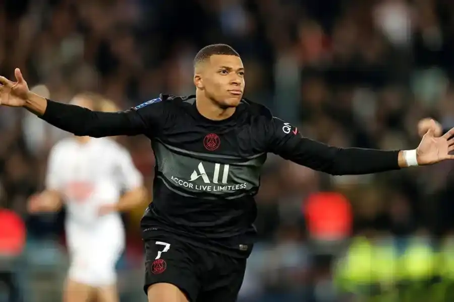 Mbappé firmó cinco temporadas con el Real Madrid