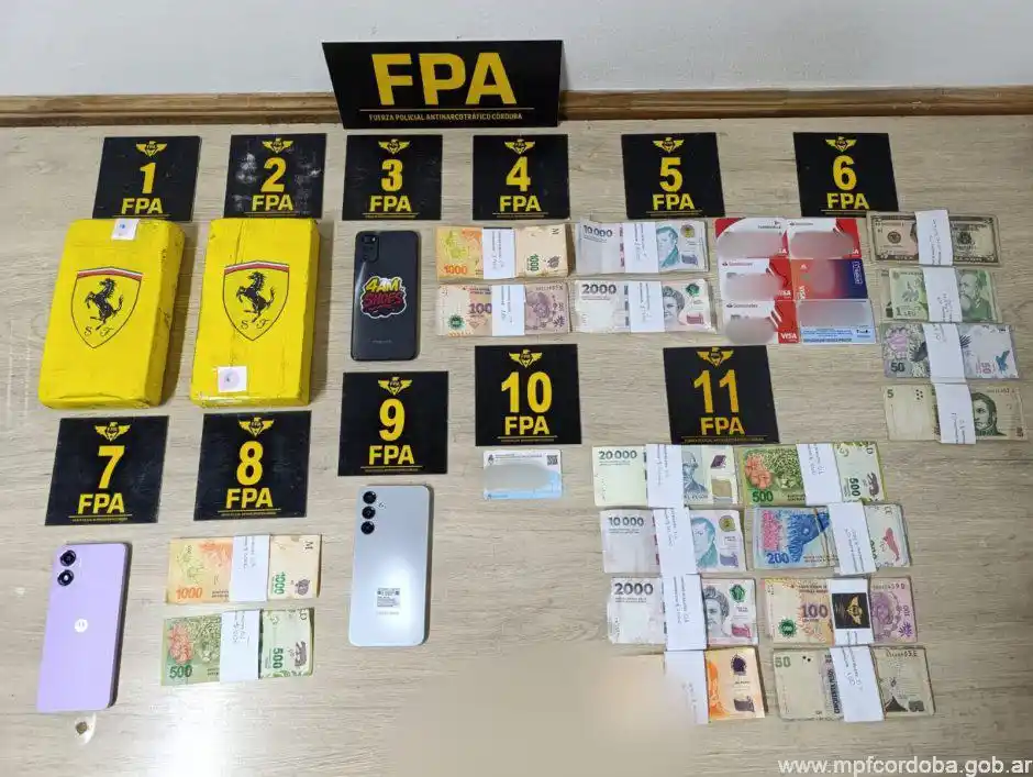 Tres detenidos con antecedentes y más de dos kilos de cocaína incautados en un peaje de la región - 1