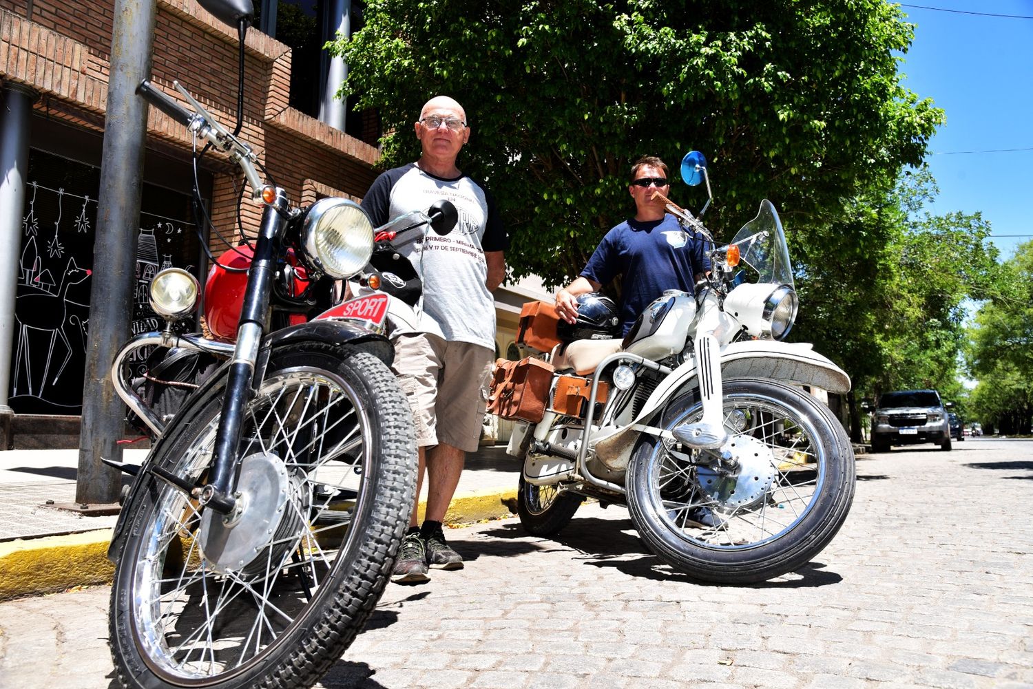 Luis y Ricardo se lanzarán a recorrer en motos antiguas el más mítico de los caminos: la ruta más extensa del país.