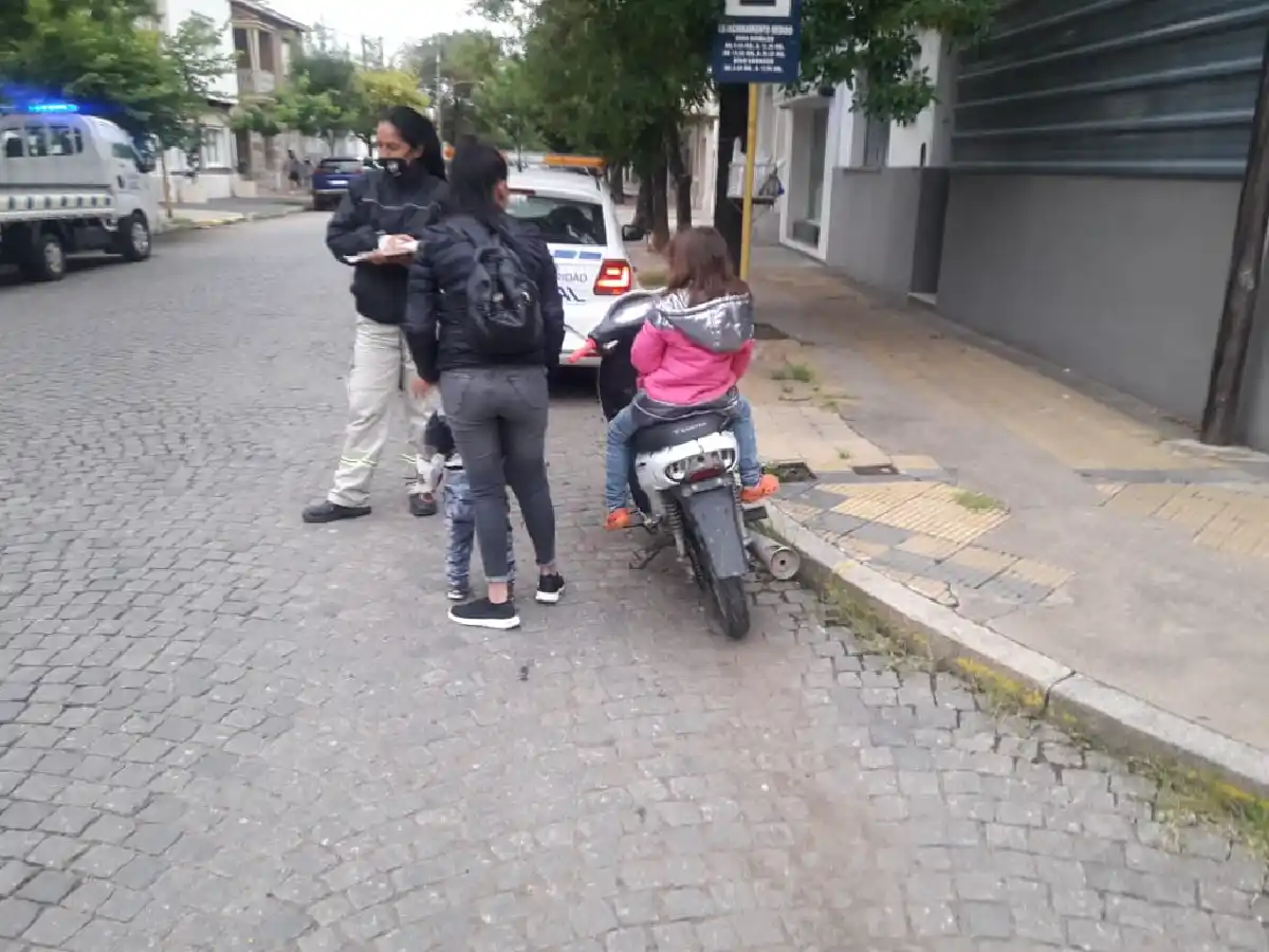 Un remis y 19 motos fueron retenidos en controles de tránsito en zona céntrica