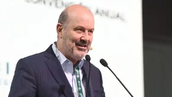 Sturzenegger criticó a ATE por el paro contra la reforma laboral: "No conocen los detalles, no alcanza a los estatales”