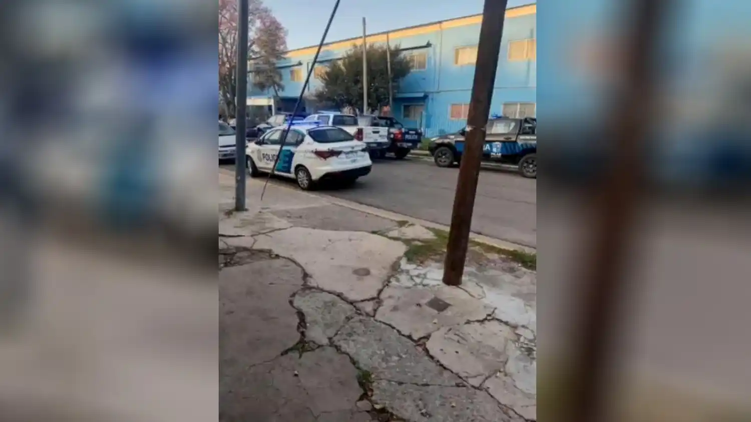 En una de las escuelas, motivó la presencia de patrullas policiales.