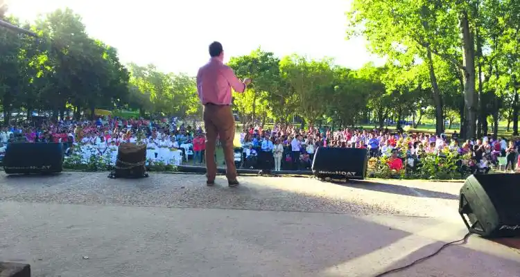 Fiesta evangelista colmó el Paseo Público