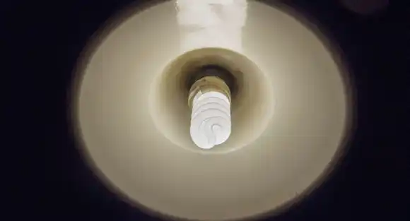 "Impresentable": Conectó la luz en un monoambiente sin habitar y le vino una factura de 400 mil pesos