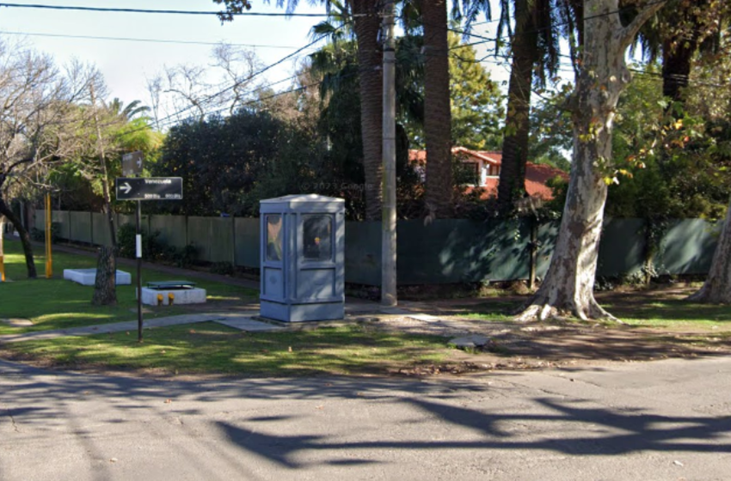 Balearon una garita de vigilancia privada en barrio Fisherton
