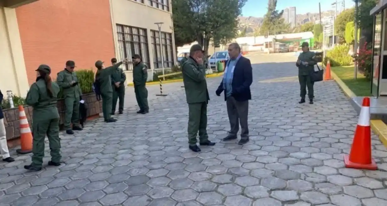 Polémica en Bolivia por la llegada de un grupo de militares venezolanos