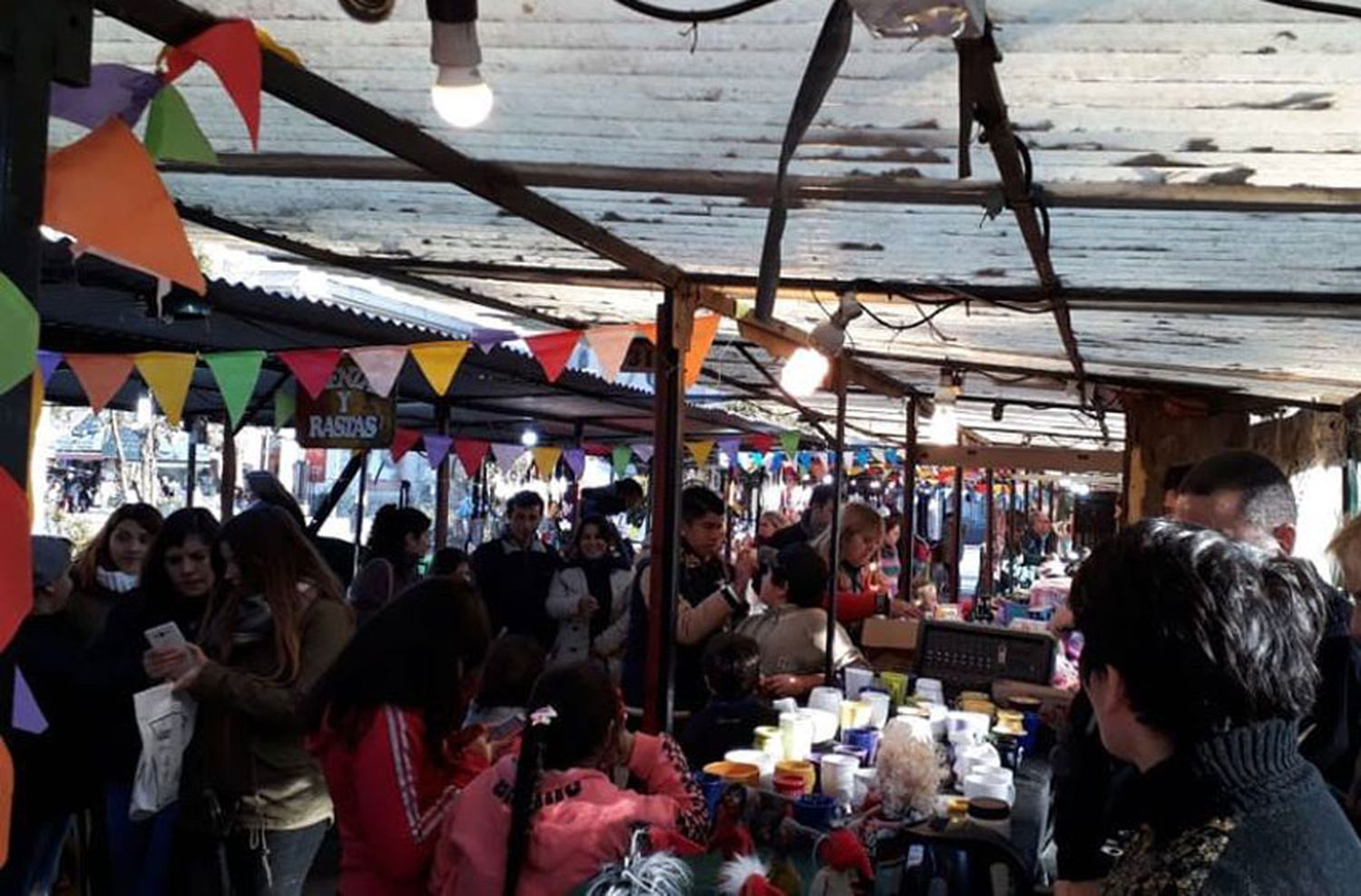 Reclaman prórroga para seguir con una feria social en el microcentro