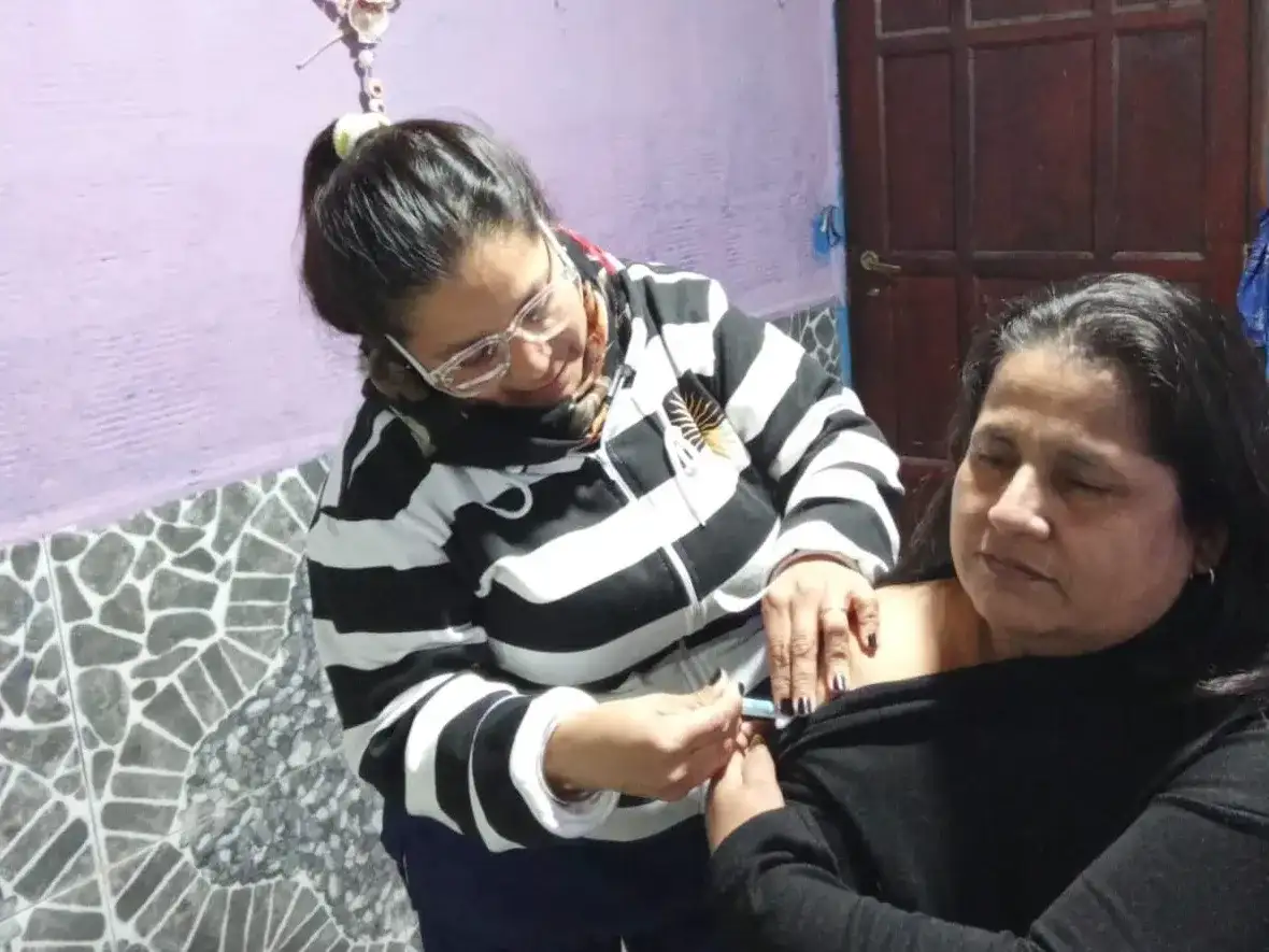 Operativos de vacunación casa por casa refuerzan la inmunización en los barrios de Formosa