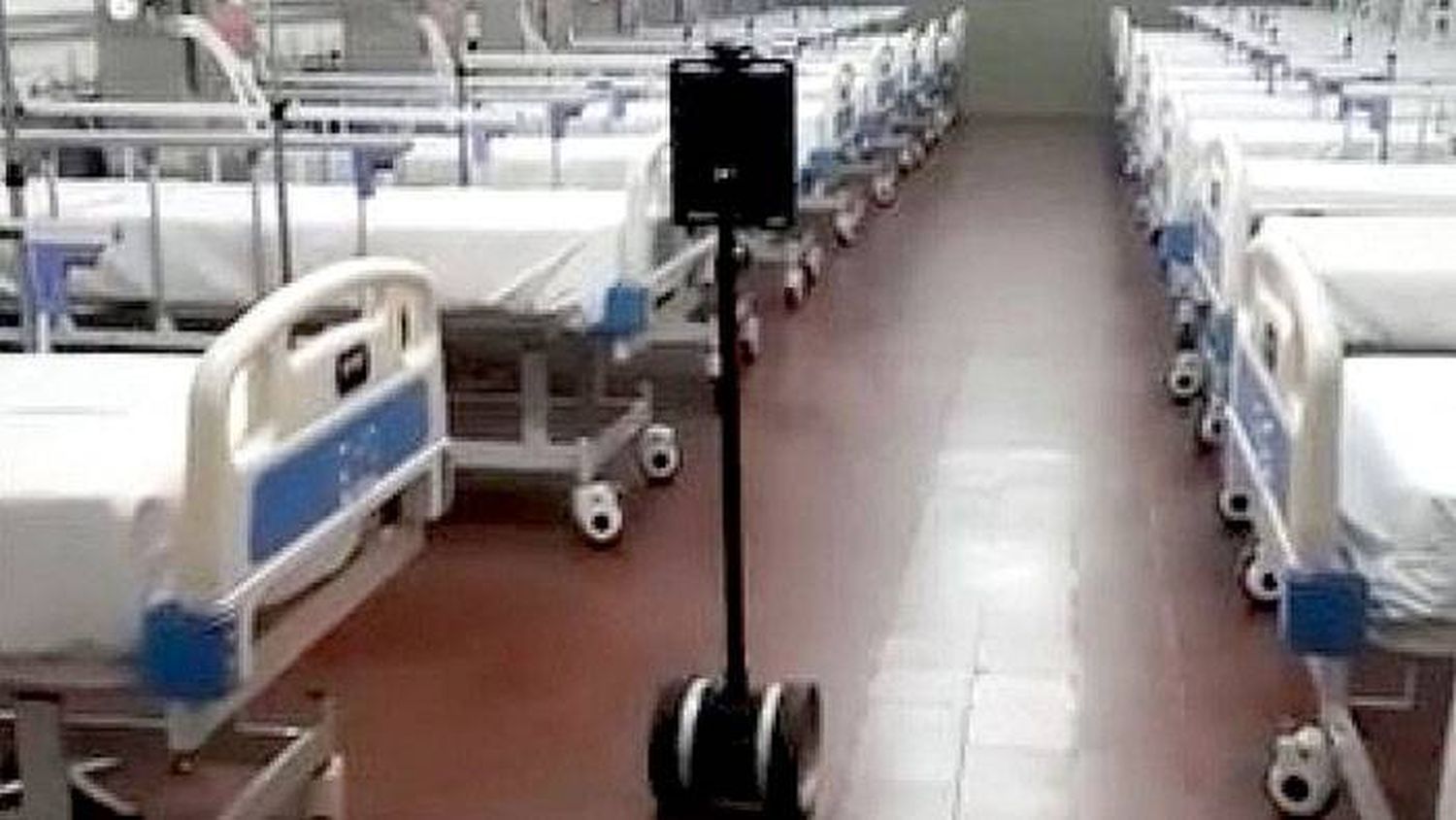 Corrientes sumó un robot enfermero a su hospital de campaña para coronavirus